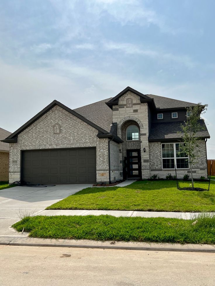 3336 Keystone Dr, Unit 2, Rockwall, TX — Roomy 3 bed, 2 bath with three-car garage minutes from Lake Ray Hubbard